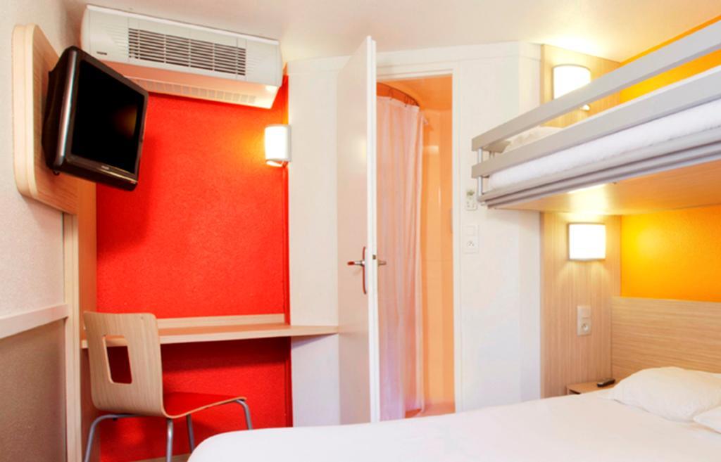 Premiere Classe Valenciennes Ouest Petite Foret Exterior photo