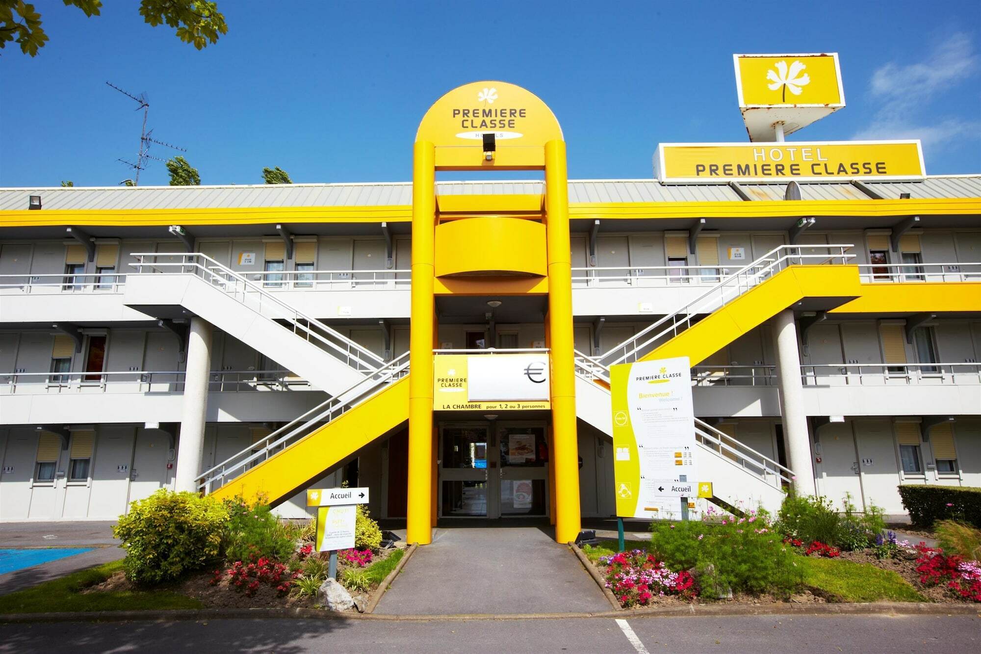 Premiere Classe Valenciennes Ouest Petite Foret Exterior photo