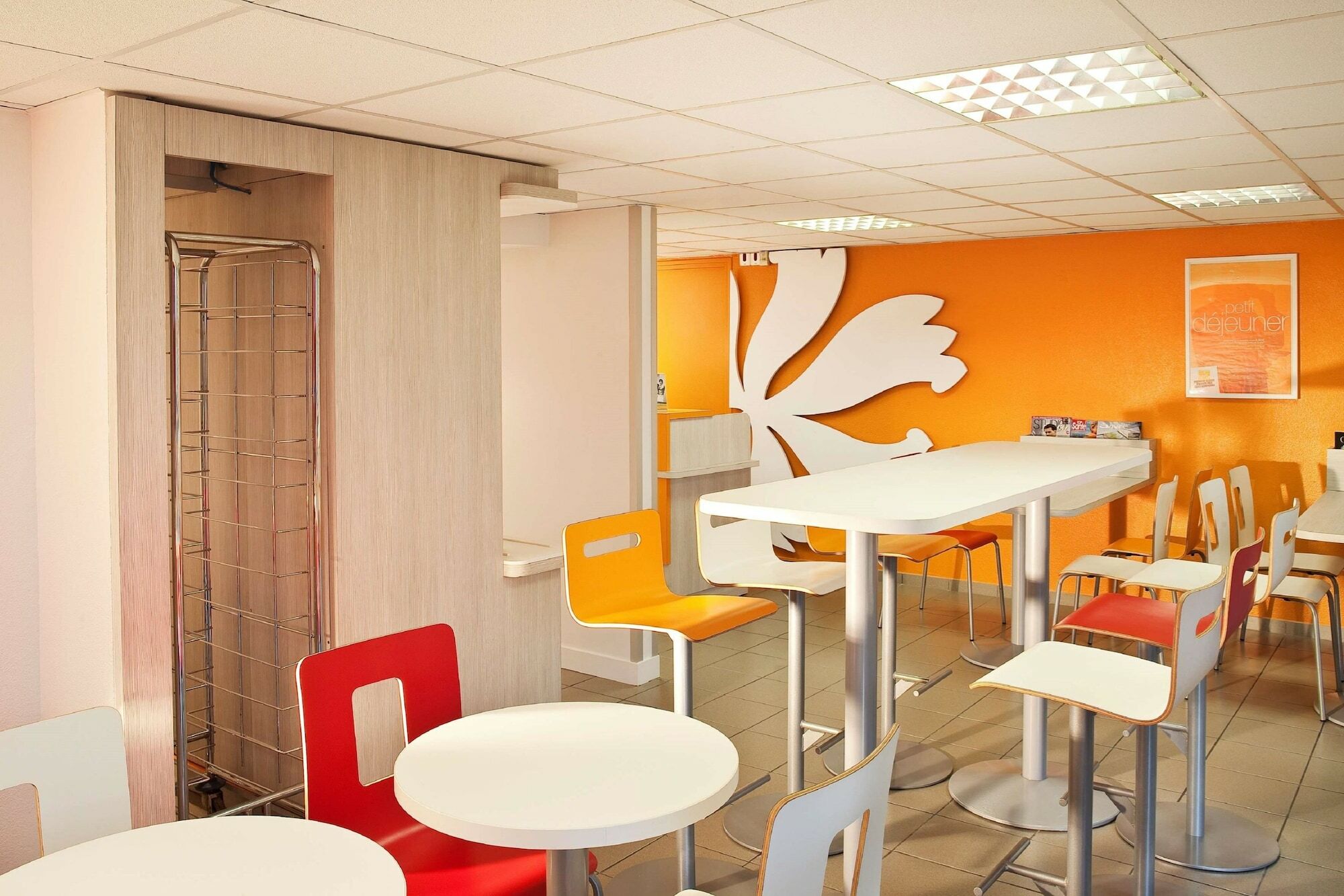 Premiere Classe Valenciennes Ouest Petite Foret Exterior photo